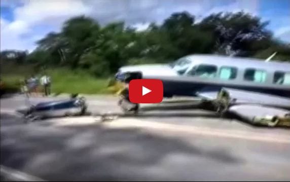 Közúton hajtott végre kényszerleszállást egy magánrepülő – videó