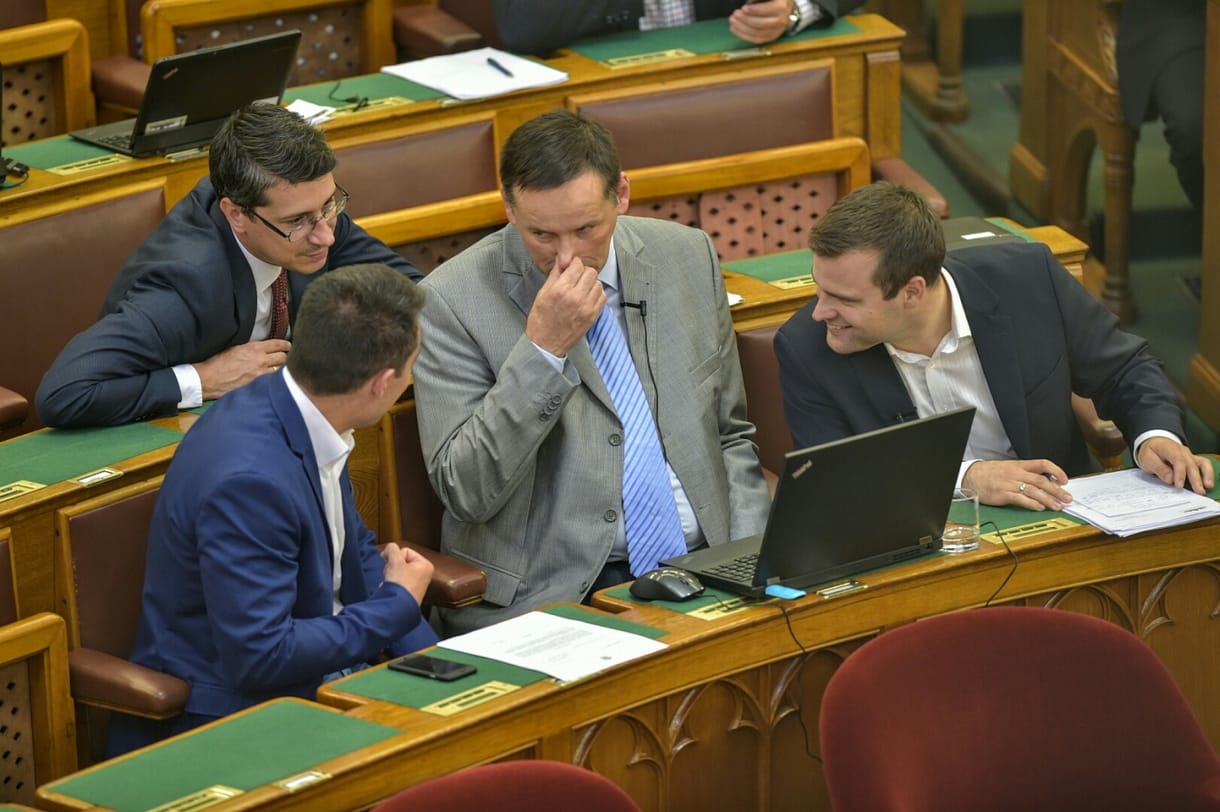 Az MSZP után a Jobbik is vitára hívta a Fideszt