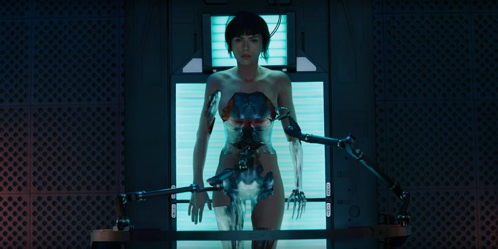 Scarlett Johansson meztelen páncélban oszt ki mindenkit – előzetes