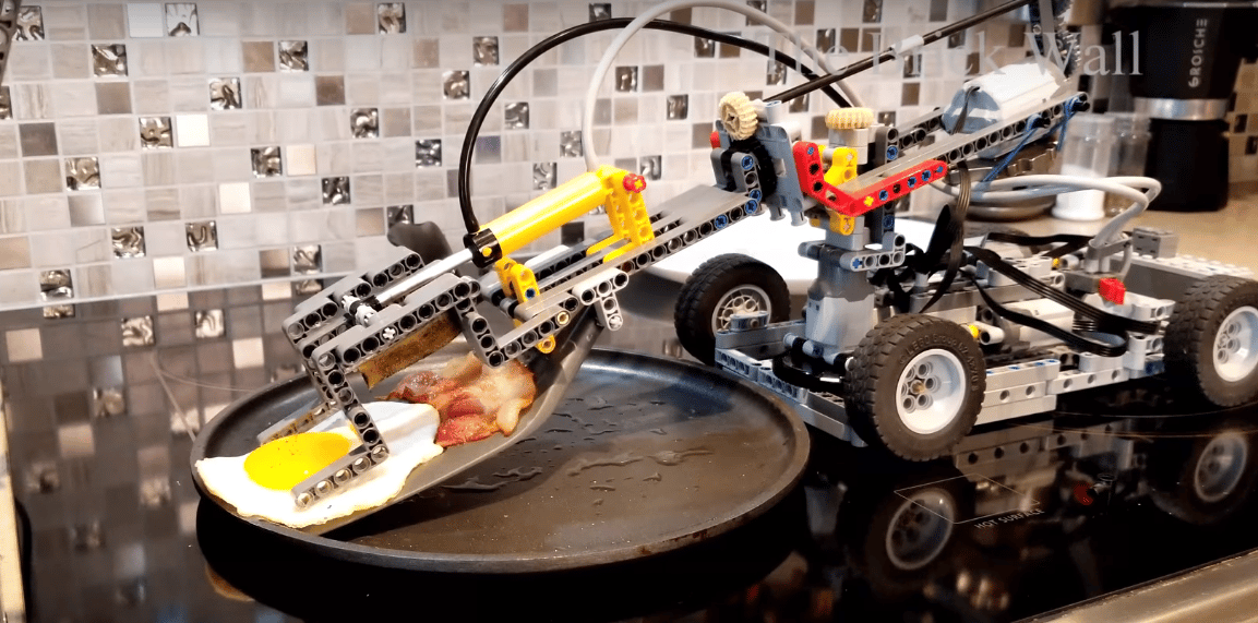 Ezt a Lego-robotot mindenki imádná a családban