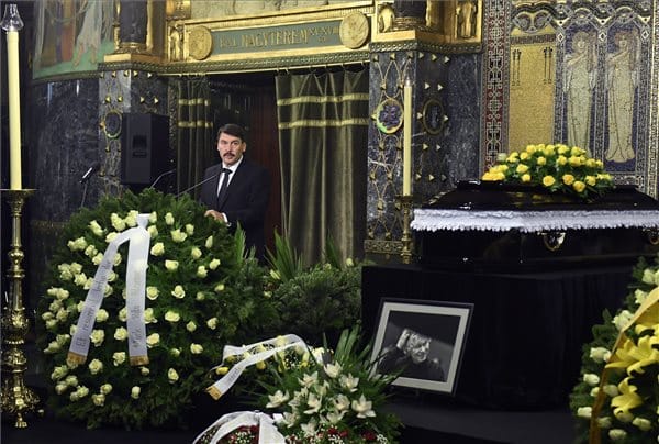 Így búcsúztatták ma Kocsis Zoltánt