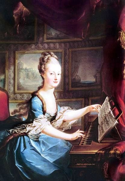 Elárverezték Marie Antoinette fél pár cipőjét