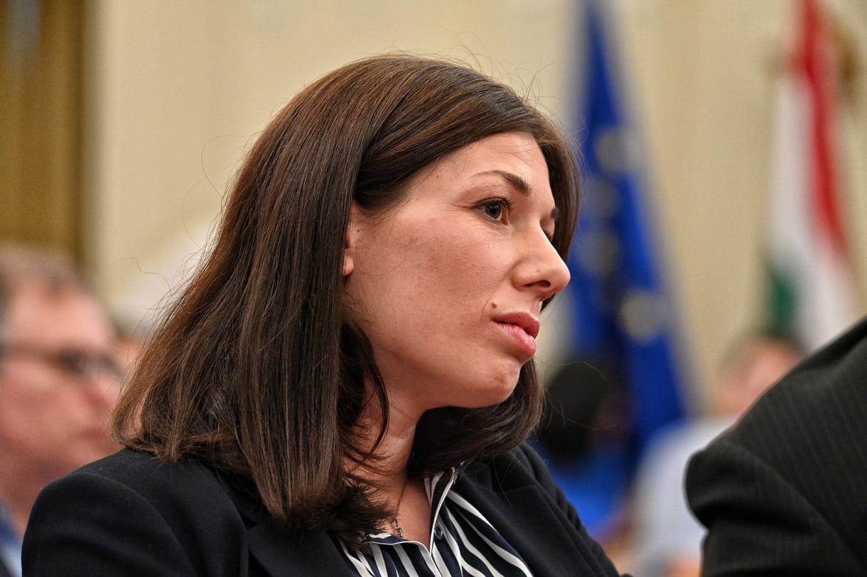 Bősz Anett kilép a DK-ból, és felhagy a politizálással