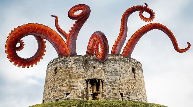 Túl komoly fényképek készülnek – látványos Photoshop-trükkökkel hívta fel erre a figyelmet egy fotós