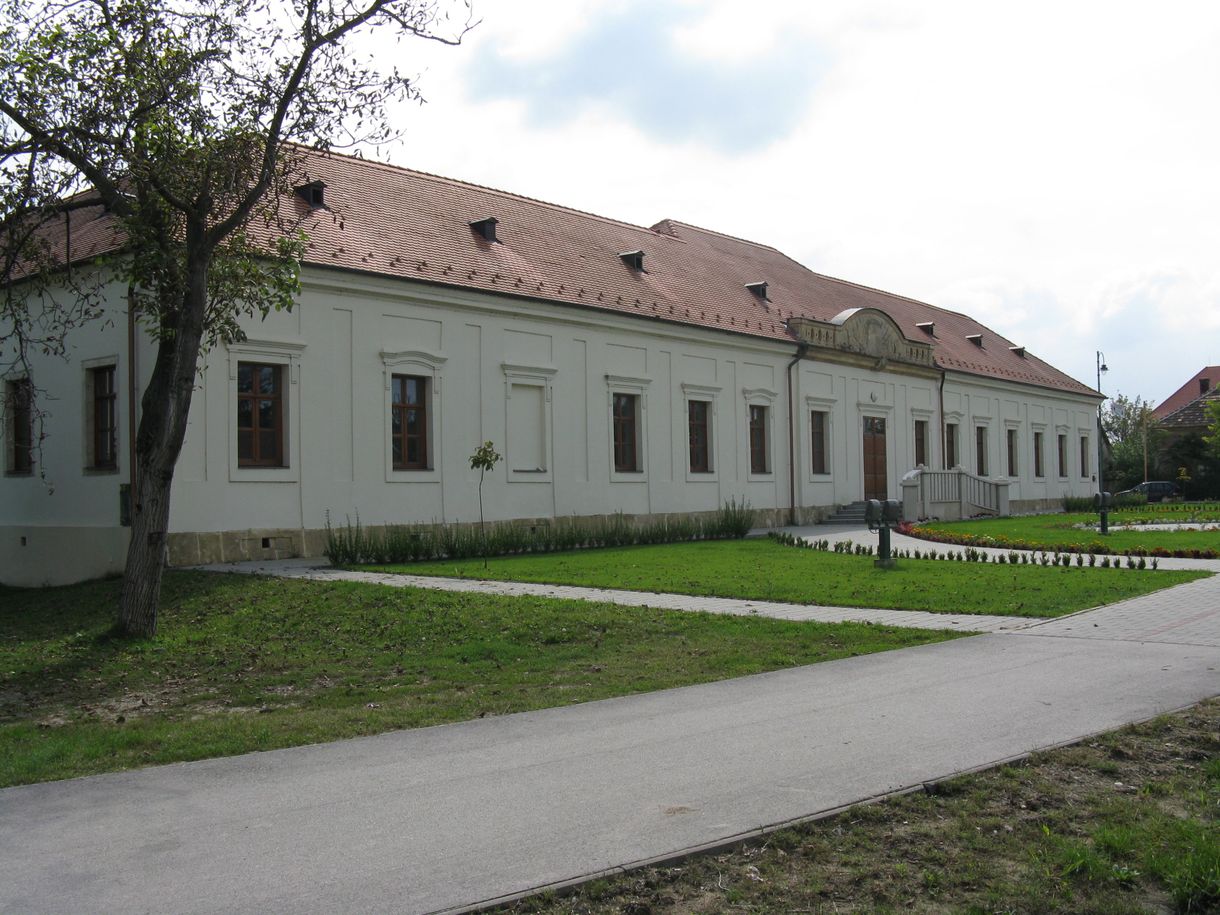 Bugyin ismét pompázik a kastély