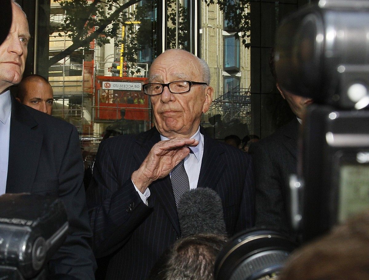 Murdoch bocsánatot kért, fizetett hirdetésekben