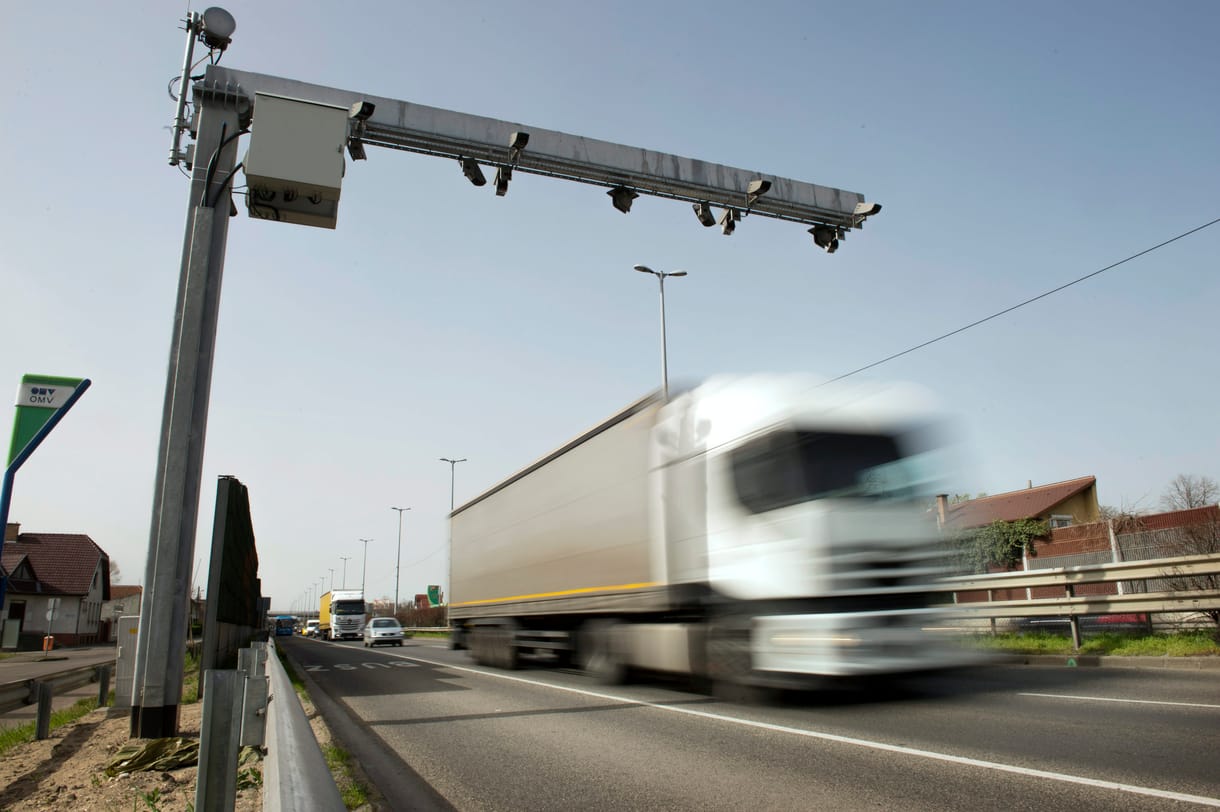 Hónapokkal a felállításuk után még mindig csak teszteli az ORFK a Budapesttől kapott traffipaxokat