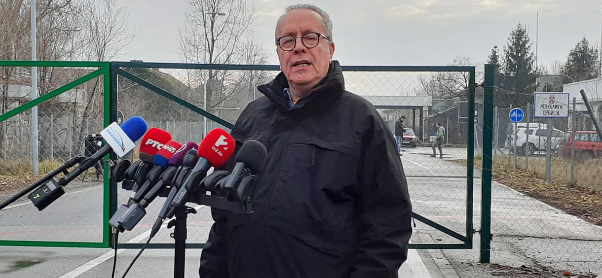 Bakondit beküldték migránsozni a koronavírusos sajtótájékoztatóra