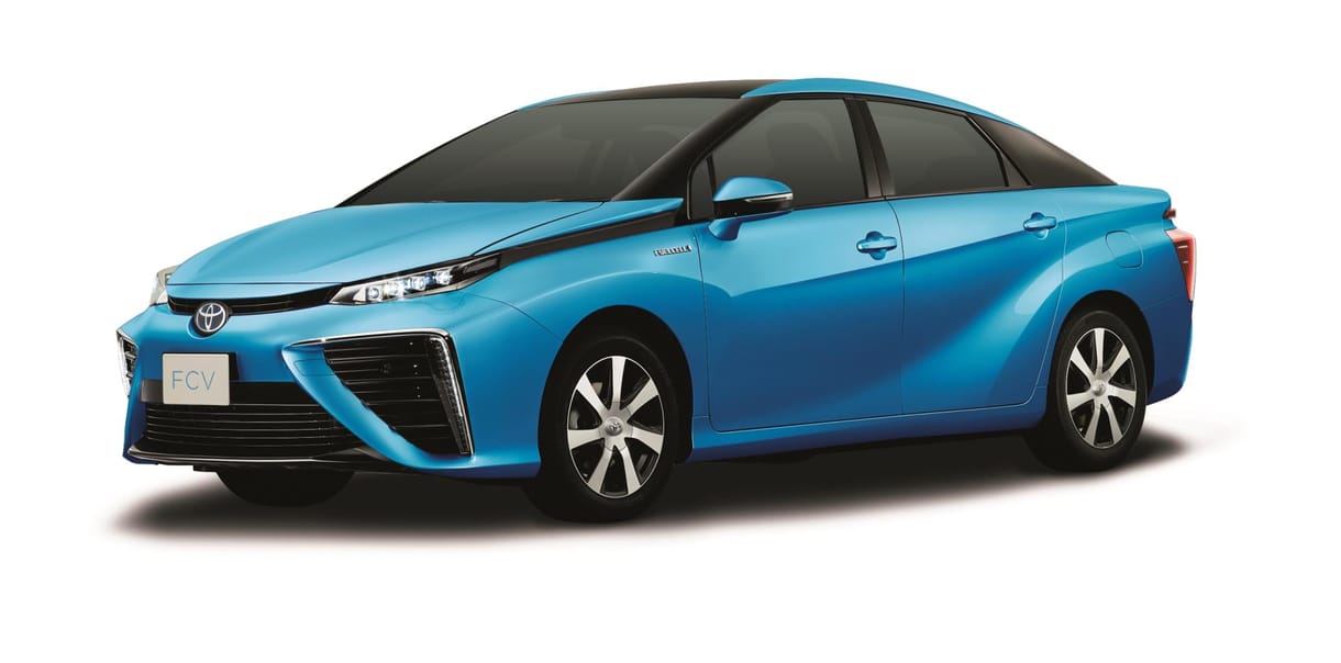 Íme, az üzemanyagcellás Toyota, aminek csak víz távozik a kipufogójából