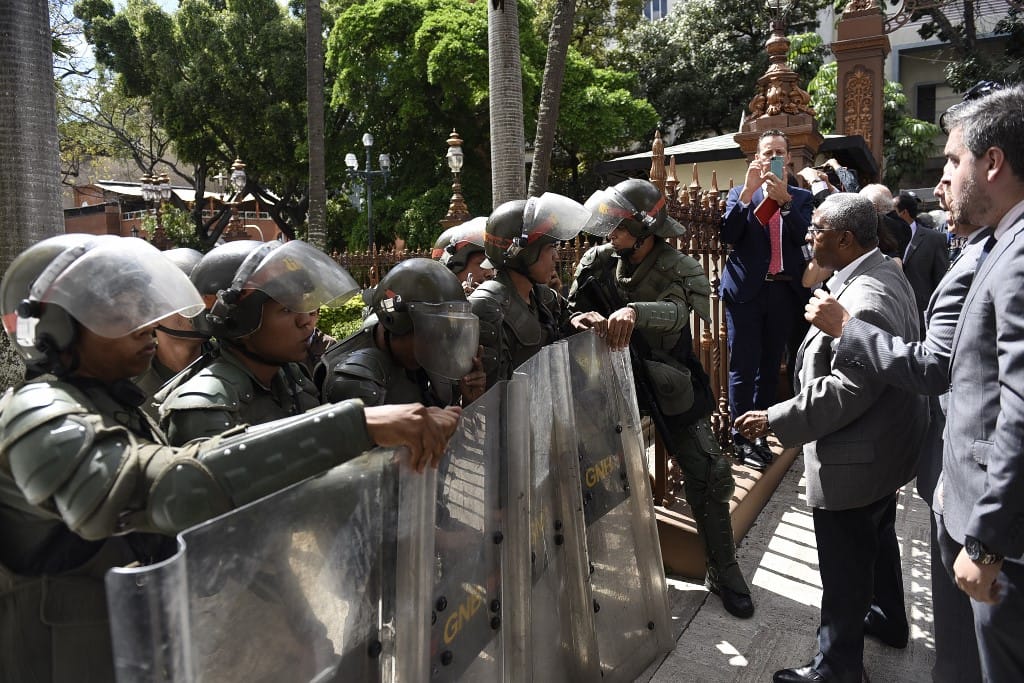 A kormány megszállta a parlamentet Venezuelában