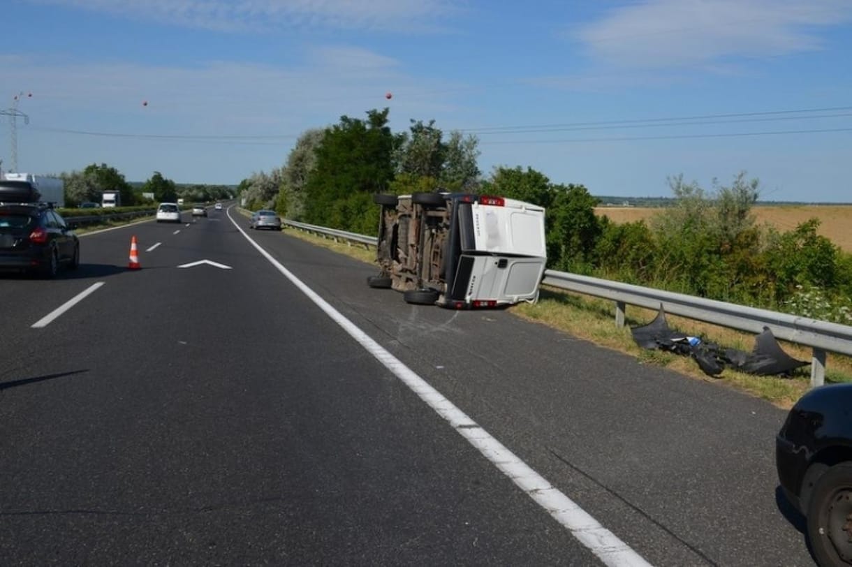 Baleset lett a büntetőfékezésből az M7-esen