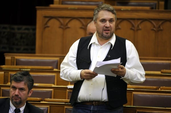 Tovább forr a hangulat az LMP-ben - azt vizsgálják, hogy kerülhetett ki a káromkodós hangfelvétel