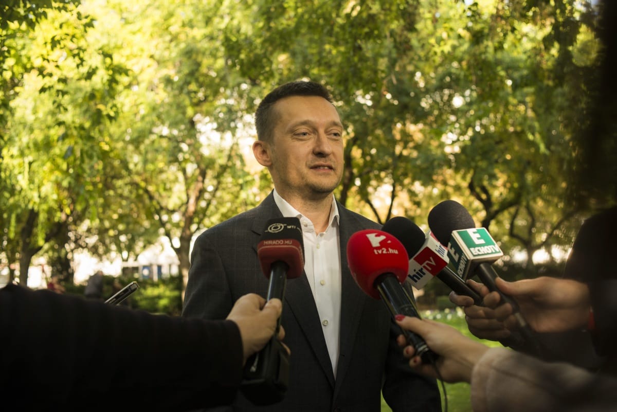 És akkor a bankokat kitiltják az országból