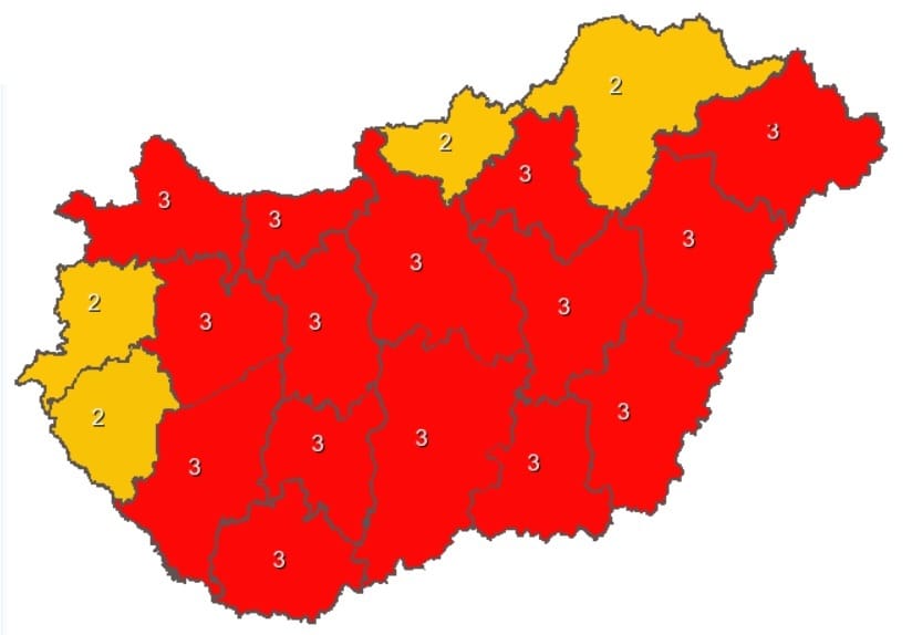 Pénteken is nagyon meleg lesz, tizenöt megyére vörös figyelmeztetést adtak ki