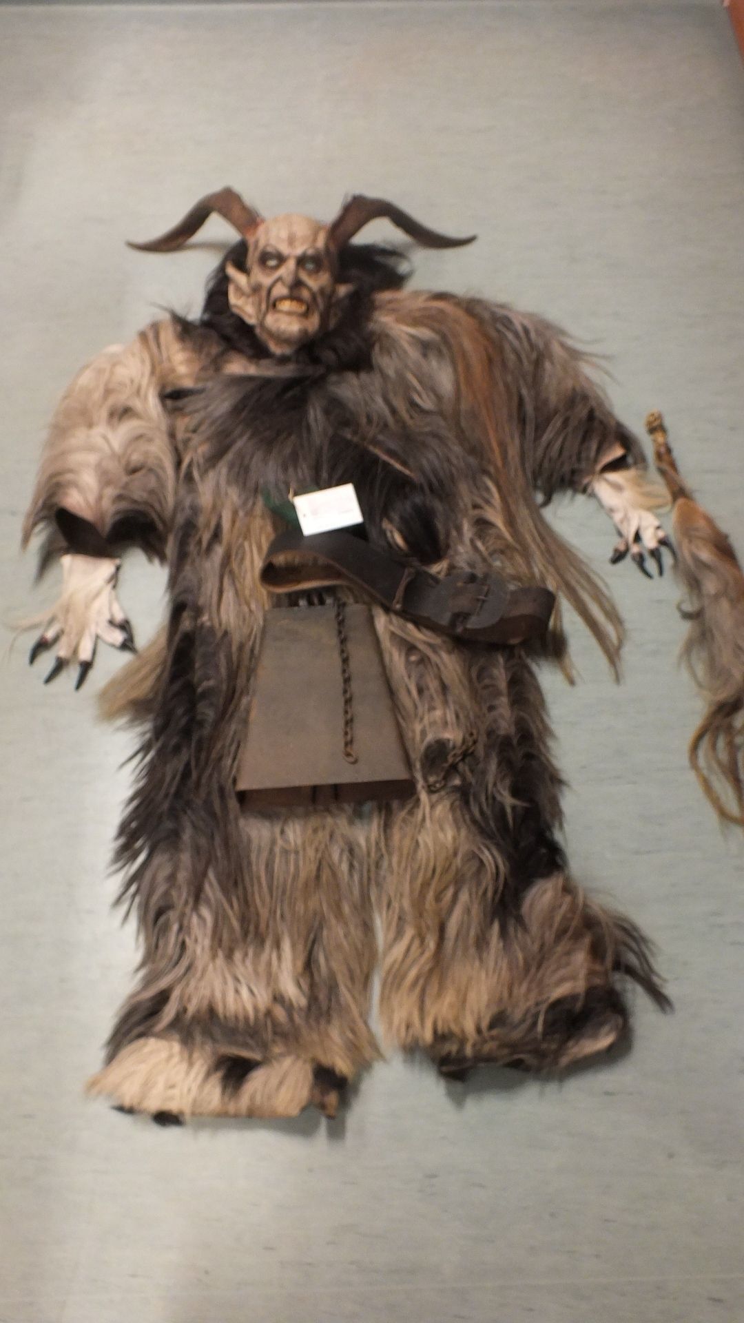 Fotó: Ördögien ijesztő krampuszjelmezt árultak a csornai orgazdák