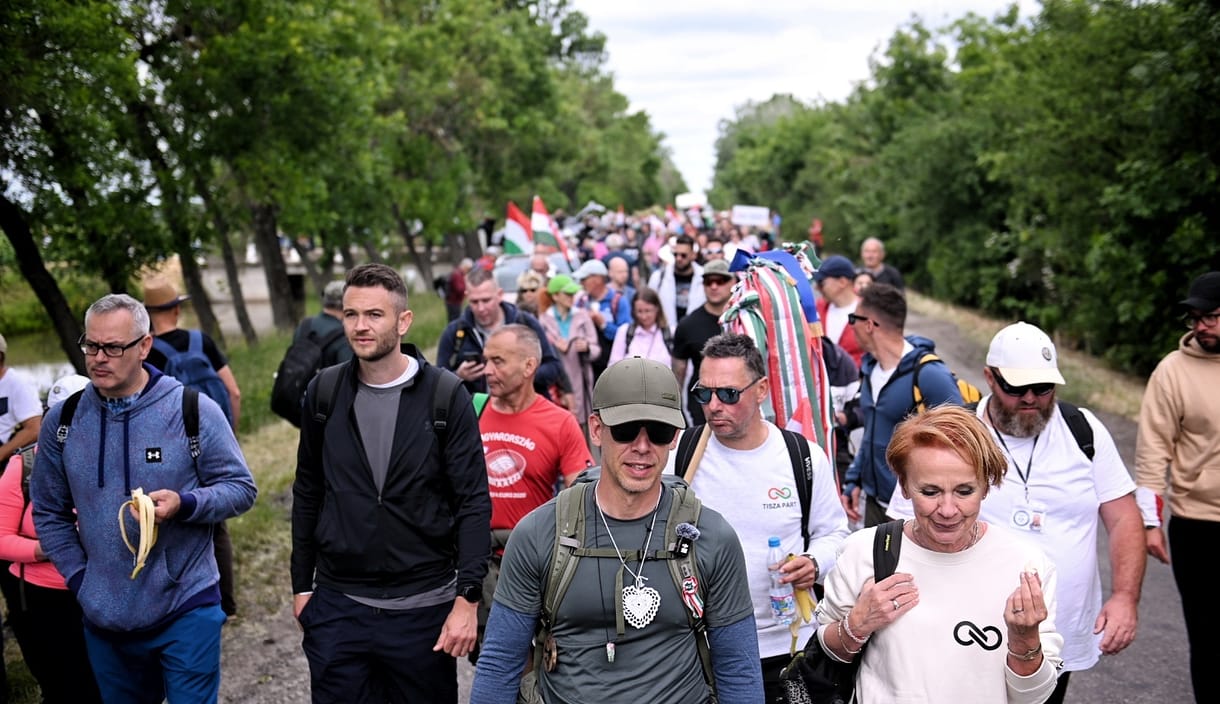 Nyáron folytatja az országjárást Magyar Péter