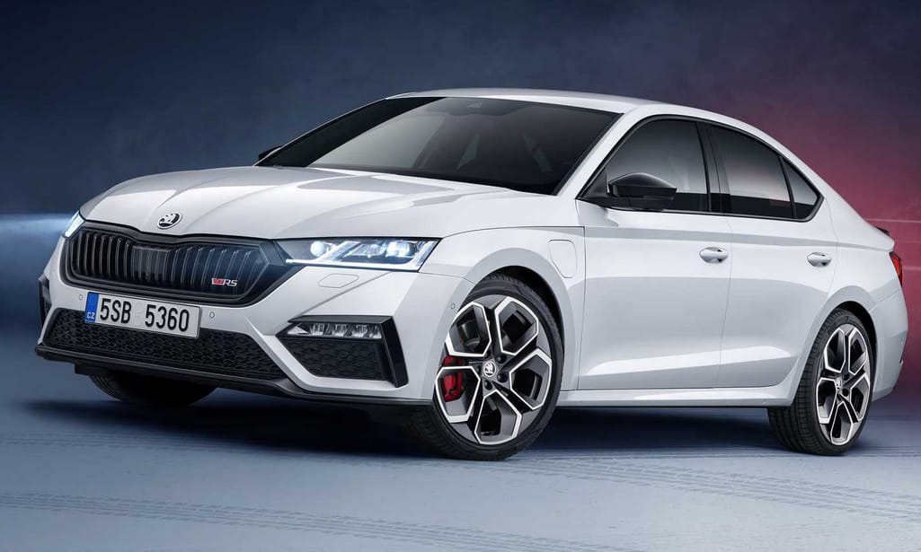 Magyarországon a zöld rendszámos új Skoda Octavia RS