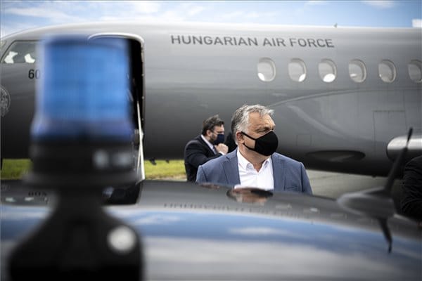 Orbán Viktor Boris Johnsonnal tárgyal pénteken