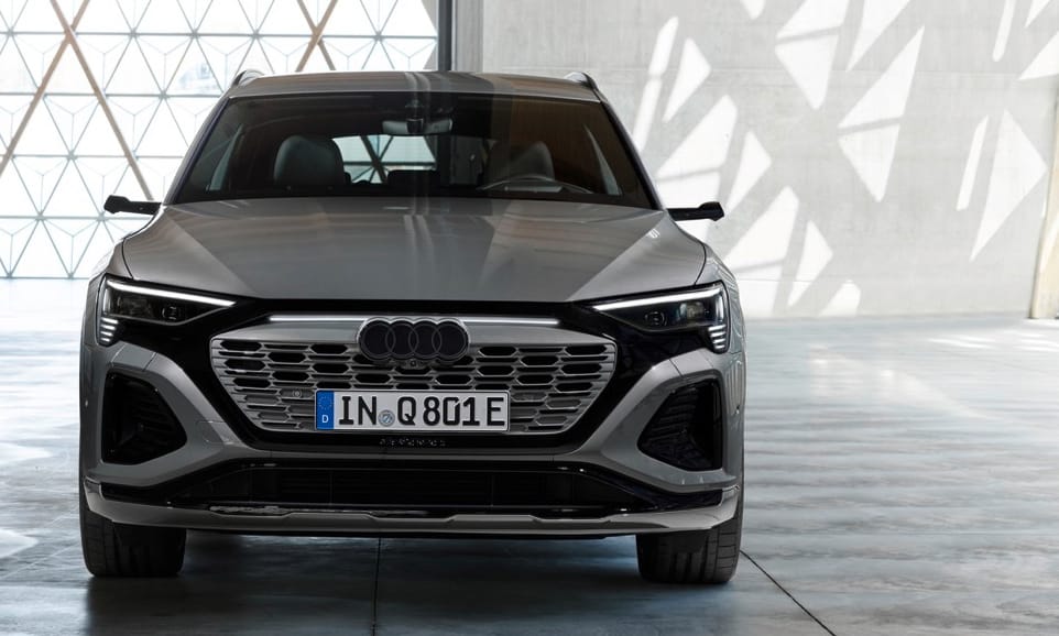 Magyarországon az új Audi Q8 e-tron villanyautók