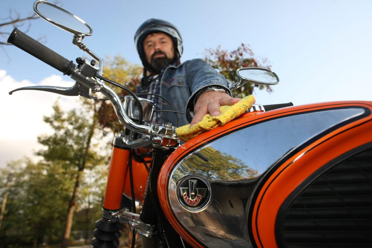 A nap képsorozata: Fegyvernek motormániás polgármestere legújabb kedvencével