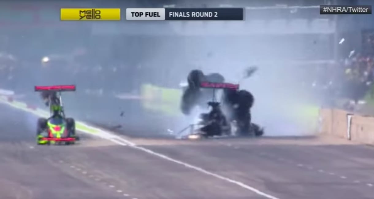 Brutális: 486(!) km/h-nál karambolozott a versenyautó – videó