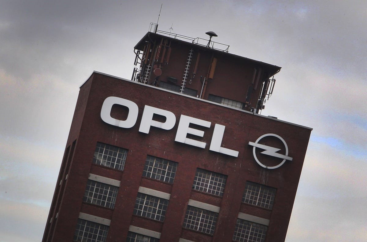 Opel: Lesz leépítés, de kikényszerített elbocsátás nem