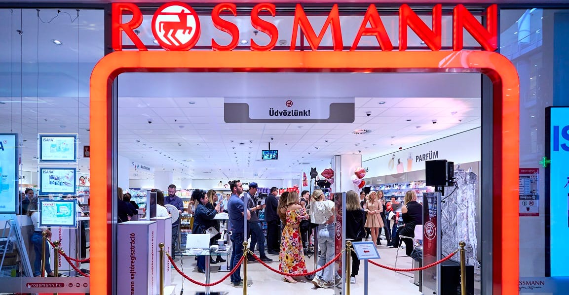 Évi félmillió vásárló is megfordulhat a 170 millióból felújított Rossmannban