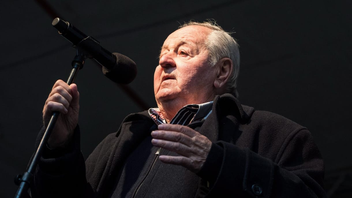 Meghalt Kárpáti György
