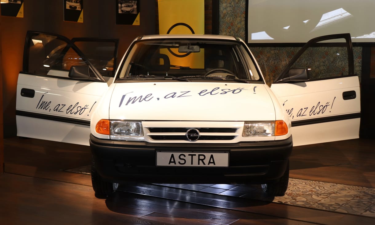 30 éves az első magyar Astra: beültünk az Antall József által vezetett Opelbe
