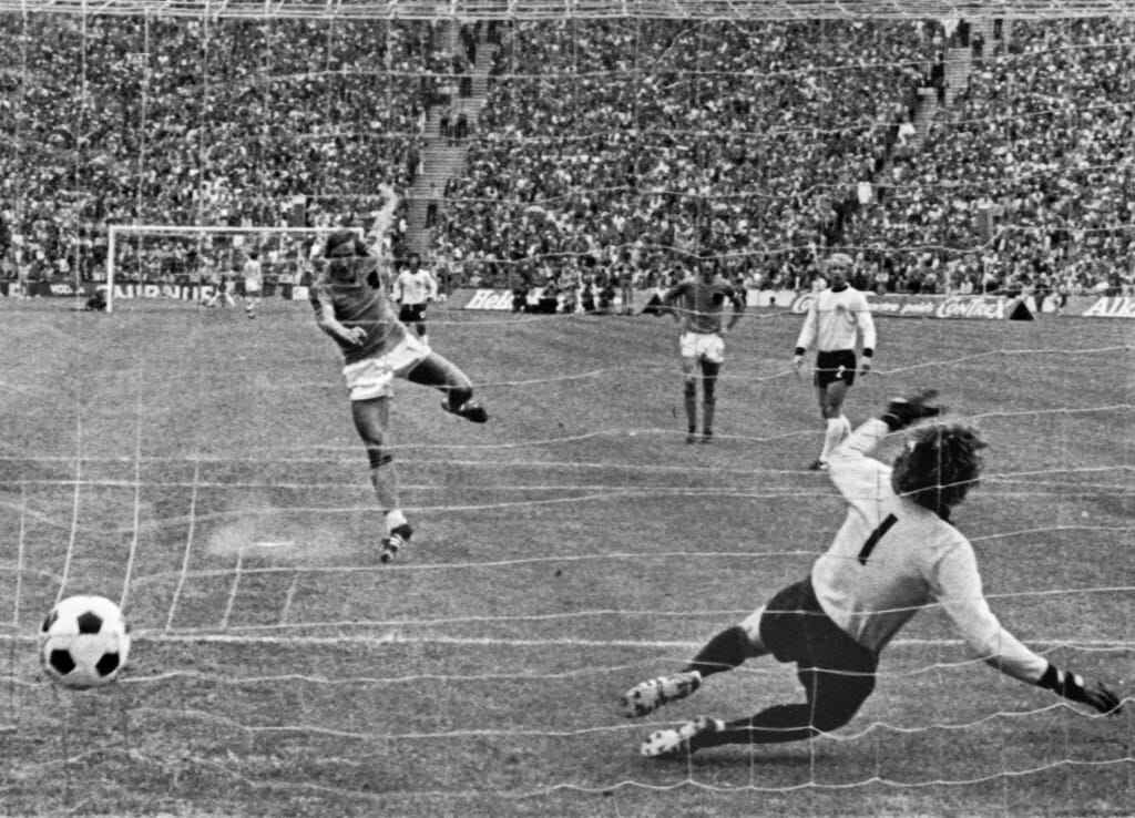 Elhunyt Johan Neeskens, az Ajax és a Barcelona holland legendája