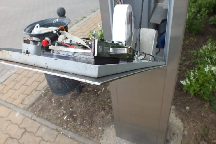 Parkolóautomatából akart pénzt szerezni egy gyöngyösi férfi