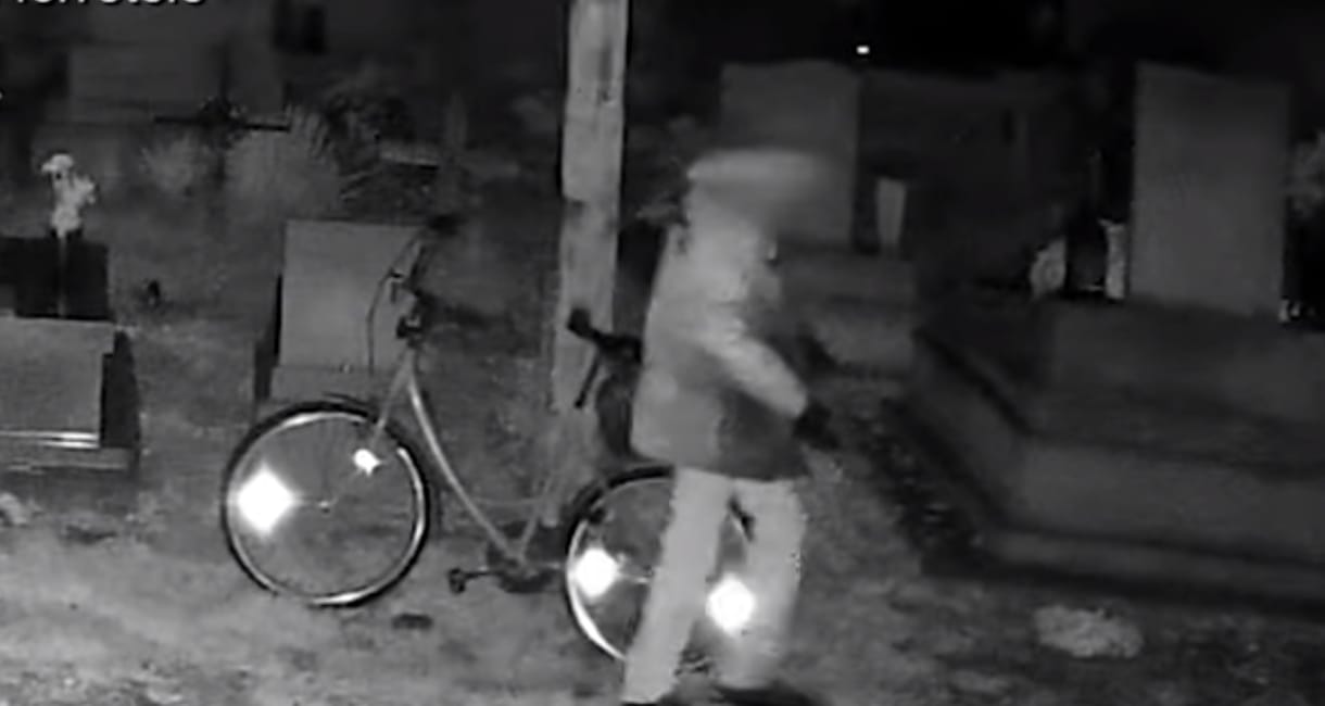 Mécseseket lopott a temetőben, hogy otthon legyen mivel világítani