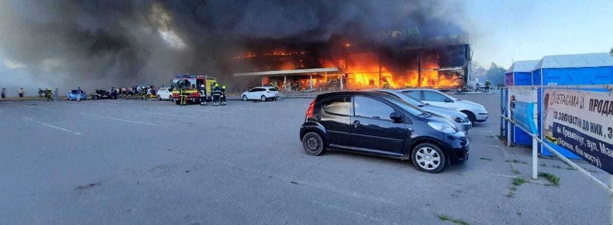 Zelenszkij az európai történelem egyik legelvetemültebb terrorcselekményének nevezte a kremencsuki támadást