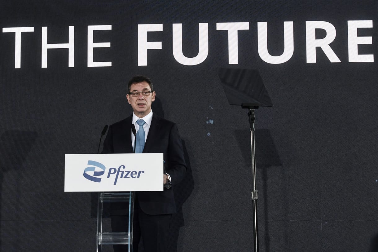 Pfizer-vezérigazgató: A koronavírus mutációi jóval veszélyesebbek, mint a majomhimlő terjedése