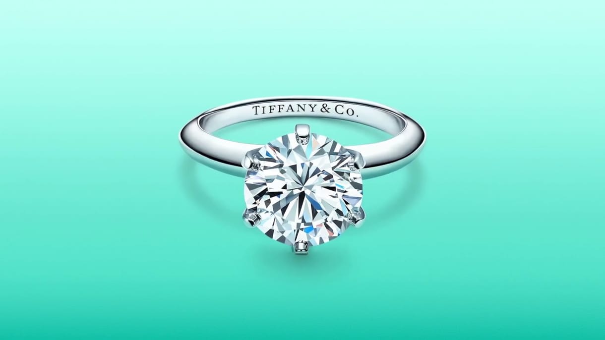 Európa leggazdagabb embere mégiscsak megszerzi a Tiffanyt