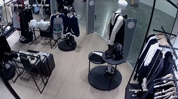 Részeg brit férfi támadt a rendőrökre Ferihegyen, felfüggesztett kapott – videó
