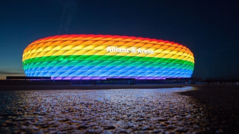 München vezetése hivatalosan kéri, hogy szivárványszínben világíthassák ki a stadiont