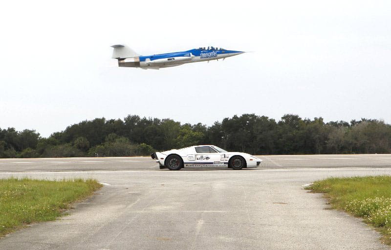 Álló helyzetből 1 mérföldön 455-re gyorsult egy Ford GT