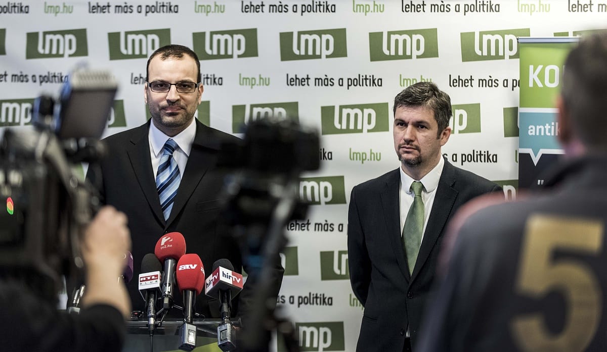 Elképesztő pénzek bizarr tanulmányokra, Hadházy feljelentést tesz
