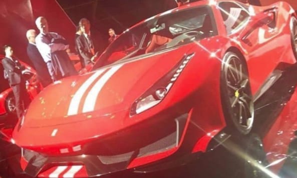 Kémfotón az álcázás nélküli új szuper Ferrari, ami csak márciusban jön ki