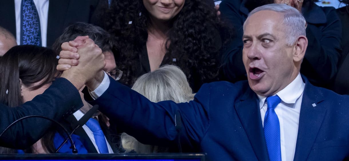 Frissítették az izraeli exit pollt, lehet, hogy mégsem lesz Netanjahunak többsége