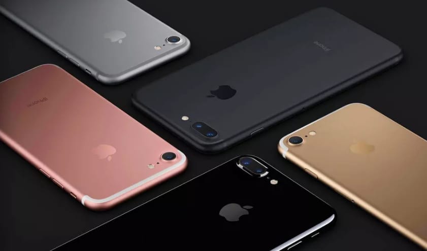Így nehezebb belekötni az iPhone 7-be: ezzel 2x tovább bírja, és minden csatlakozó rákerül