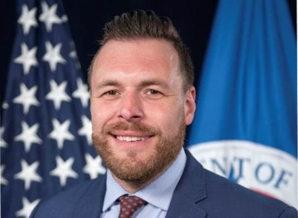 Váratlanul távozott a Pentagonból Hegseth kabinetfőnöke