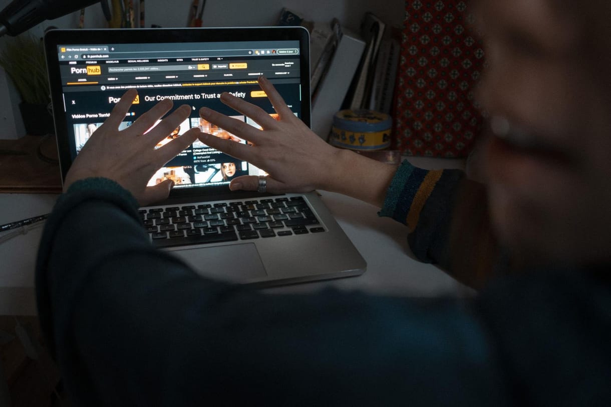 Pornóoldalra vezetett az Oktatási Hivatal tananyagának egyik linkje 