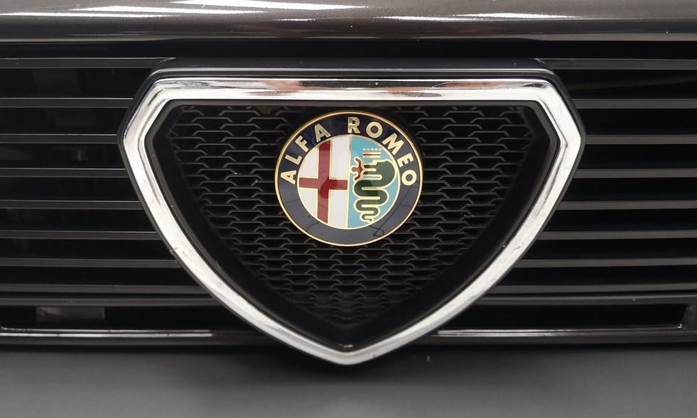 Irány vissza 1985-be! Szuperritka régi sportos Alfa Romeo vár új gazdára