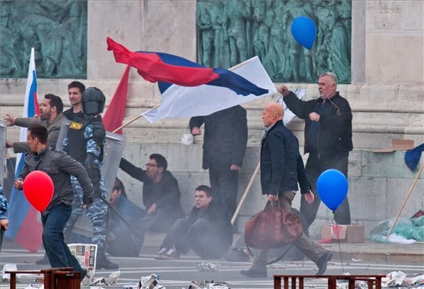 Fotó: Bruce Willis a Hősök terét forgatta fel