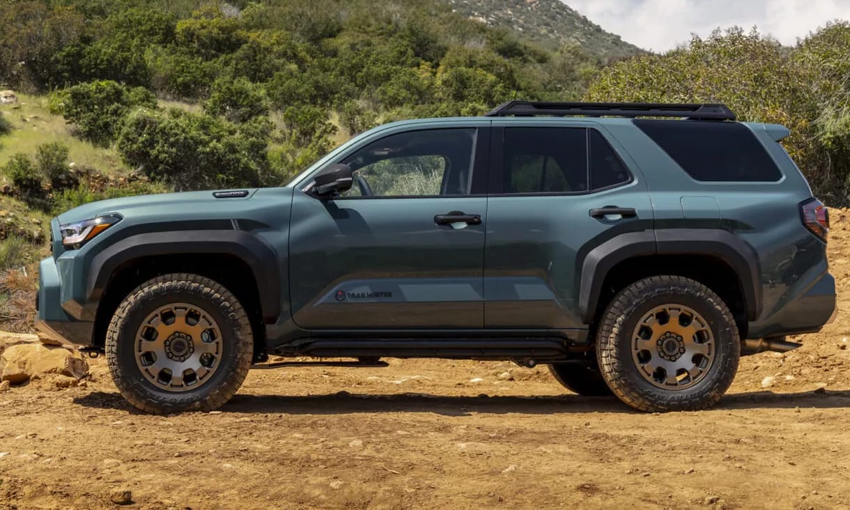 Csak semmi alibizés: igen menő a Toyota kőkemény új terepjárója