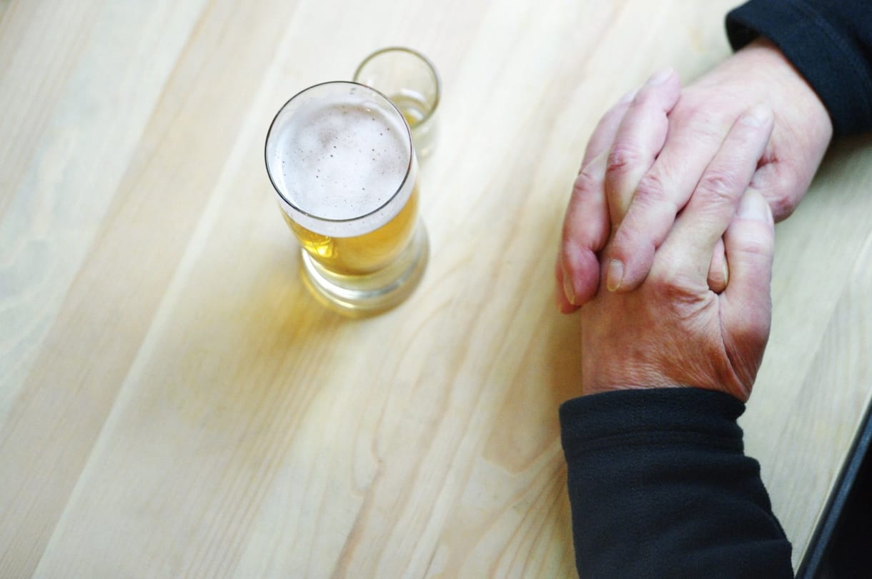 Kevesebb esélye van a demenciára, ha mértékkel fogyaszt alkoholt, mint ha egyáltalán nem iszik