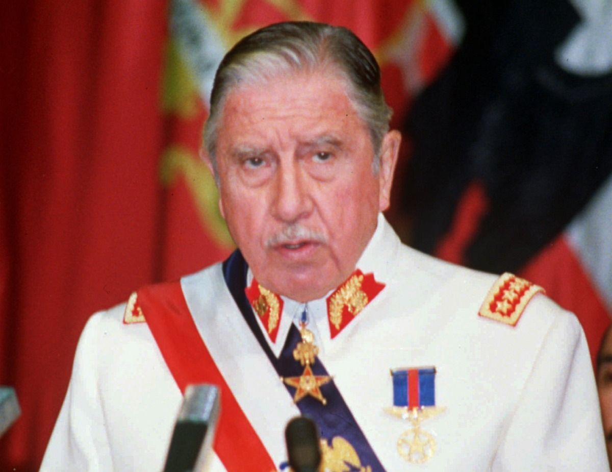 Szegények pénze, sikkasztással vádolják Pinochet özvegyét