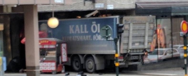 Robbanószer lehetett a stockholmi kamionban